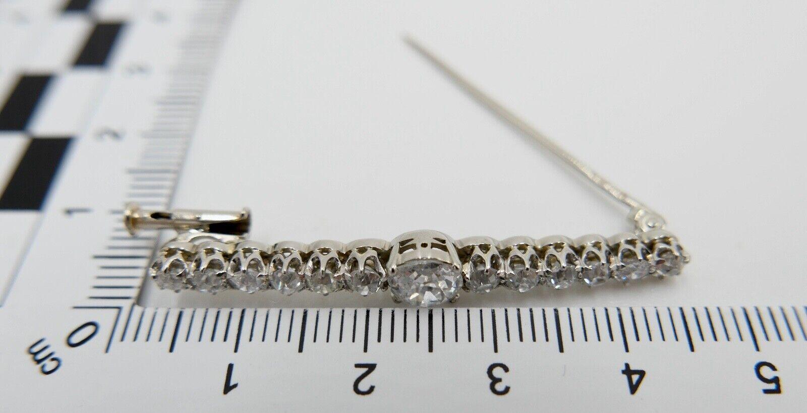 750 18K Weißgold Stabbrosche Brosche mit 13 Diamanten 44 mm Altschliff 2,17 Ctw - Antikhandel-Stuttgart