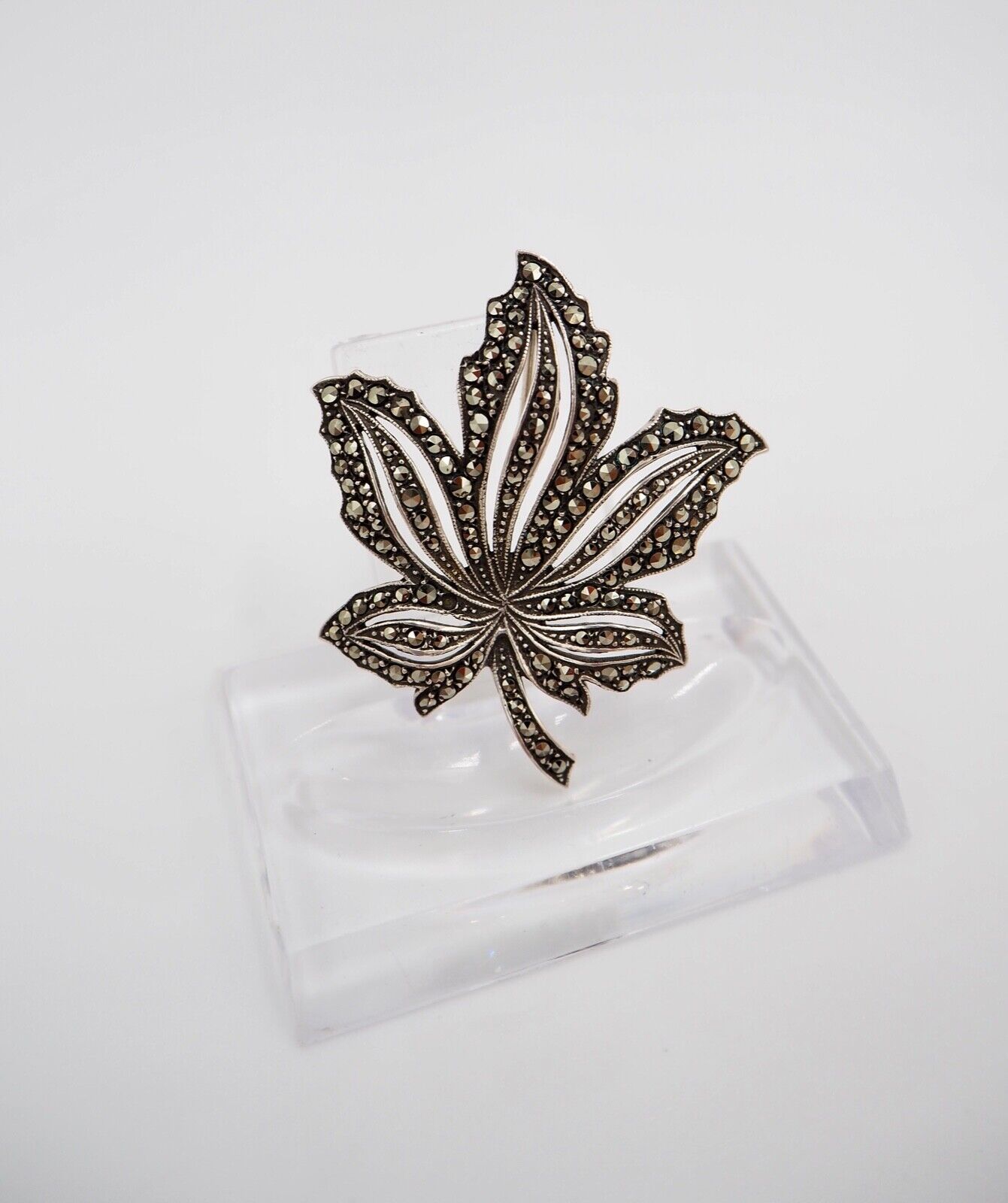 Vintage alte filigrane florale Blatt Brosche mit Markasiten Silber 835 - Antikhandel-Stuttgart