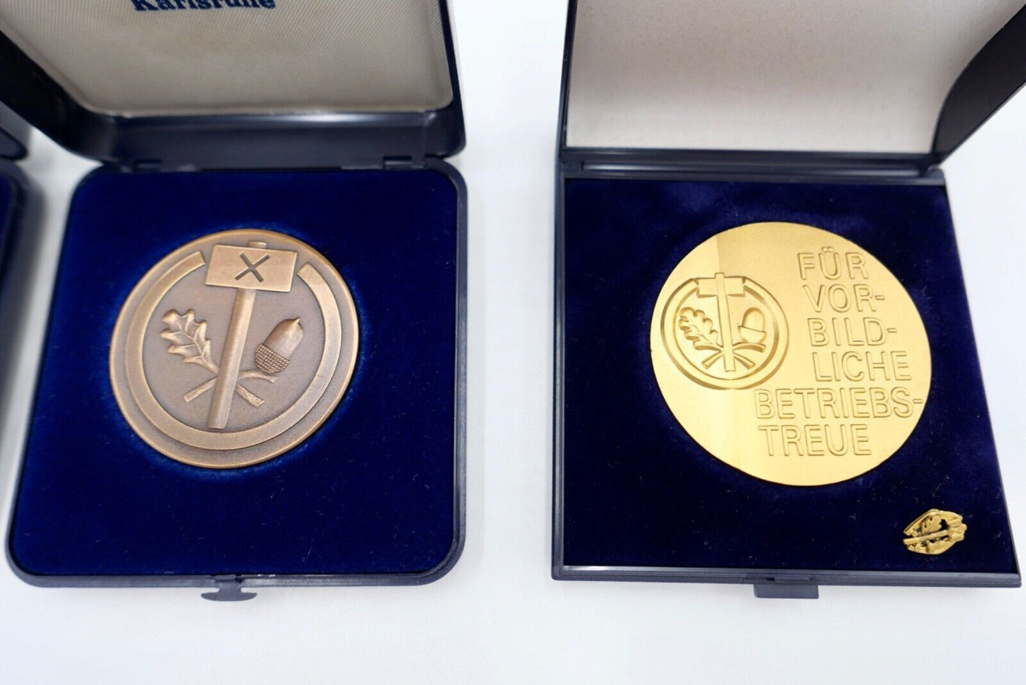 3x KARLSRUHE Handwerkskammer Medaille FÜR TREUE - FLEISS - BETRIEBSTREUE im Etui - Antikhandel-Stuttgart