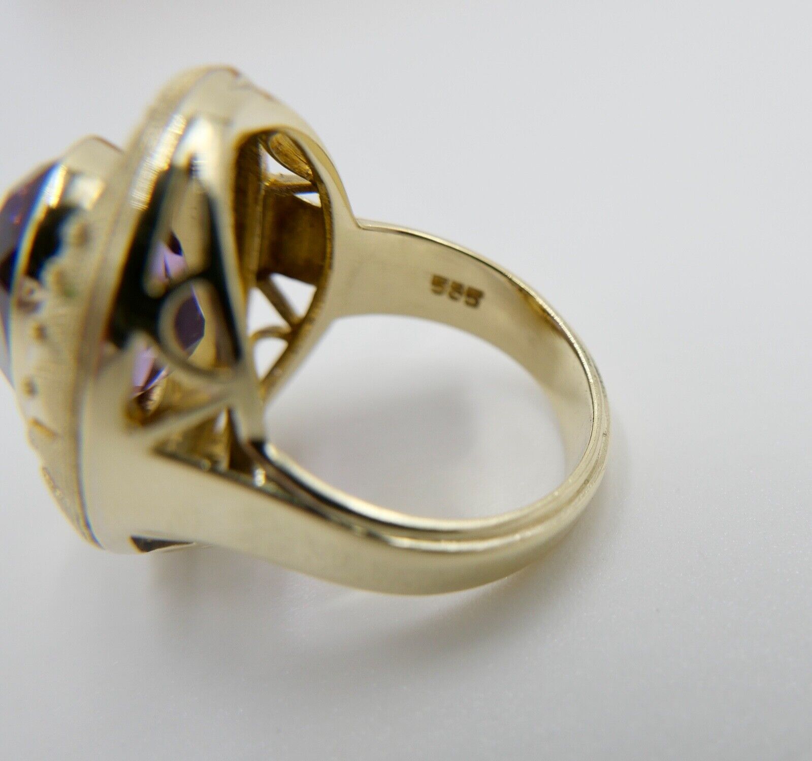 1970er Massiver Gold Ring 585 14K Gr. 53 Amethyst Oval Schliff 8,2 Ct - Antikhandel-Stuttgart