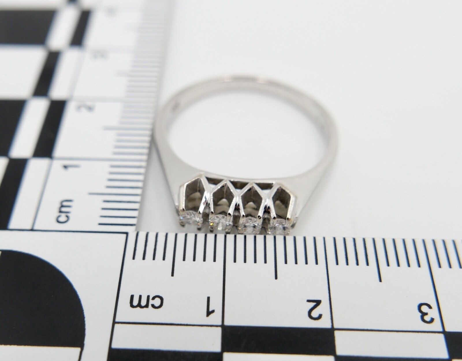 70er Jahre halb memory Weißgold Ring 585 14K mit 4 Diamanten 0,20Ct Gr. 61 - Antikhandel-Stuttgart