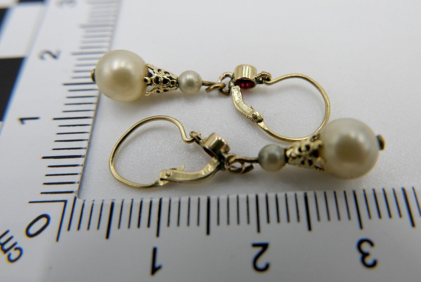 50er Jahre Ohrringe Ohrhänger mit Perlen & Glasstein GOLD 333 / 8K Perle Ø 6,3mm - Antikhandel-Stuttgart