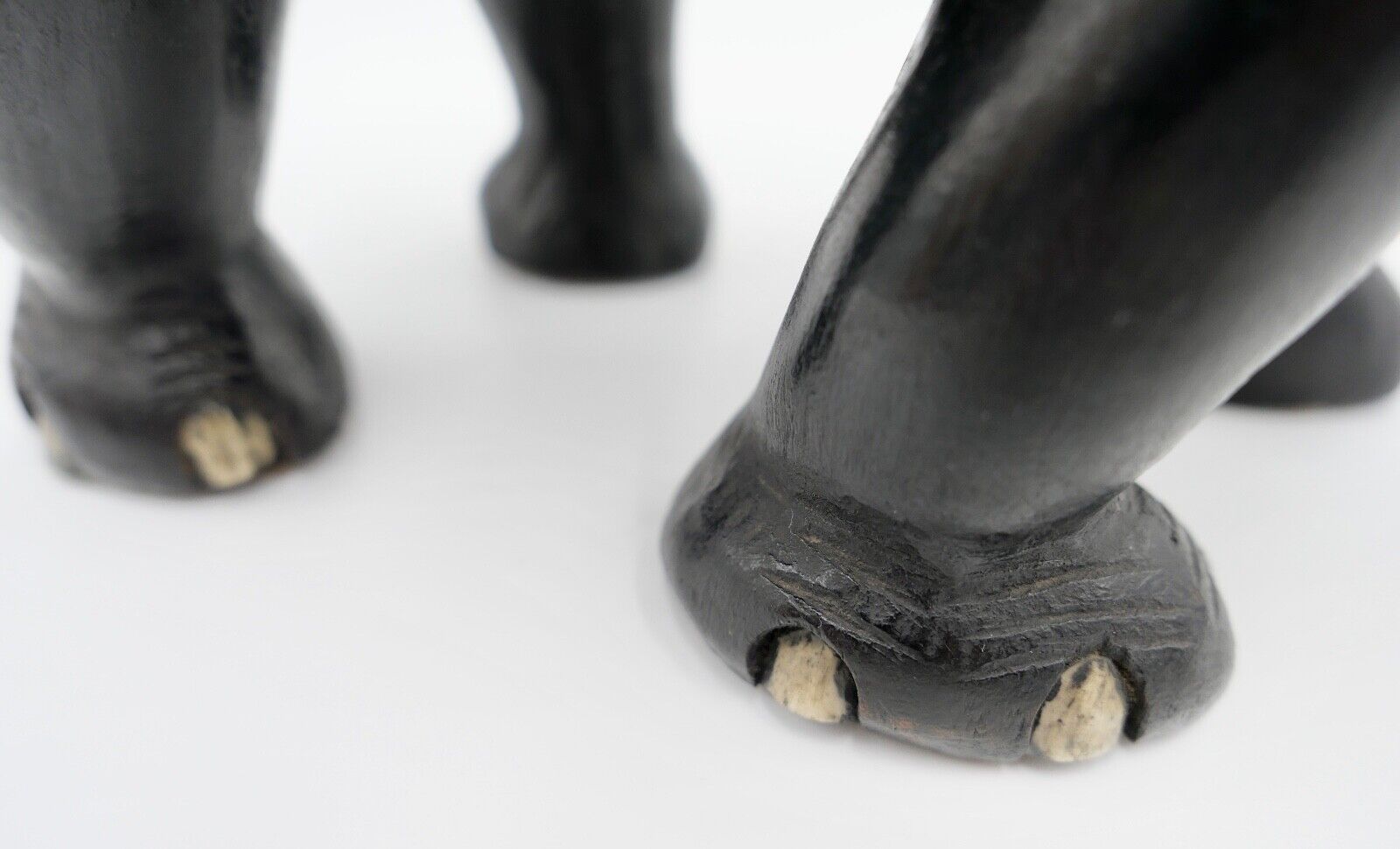 Großer massiver antiker Afrikanischer Holz Elefant 48x38 cm beschichtet 6,1 Kg - Antikhandel-Stuttgart