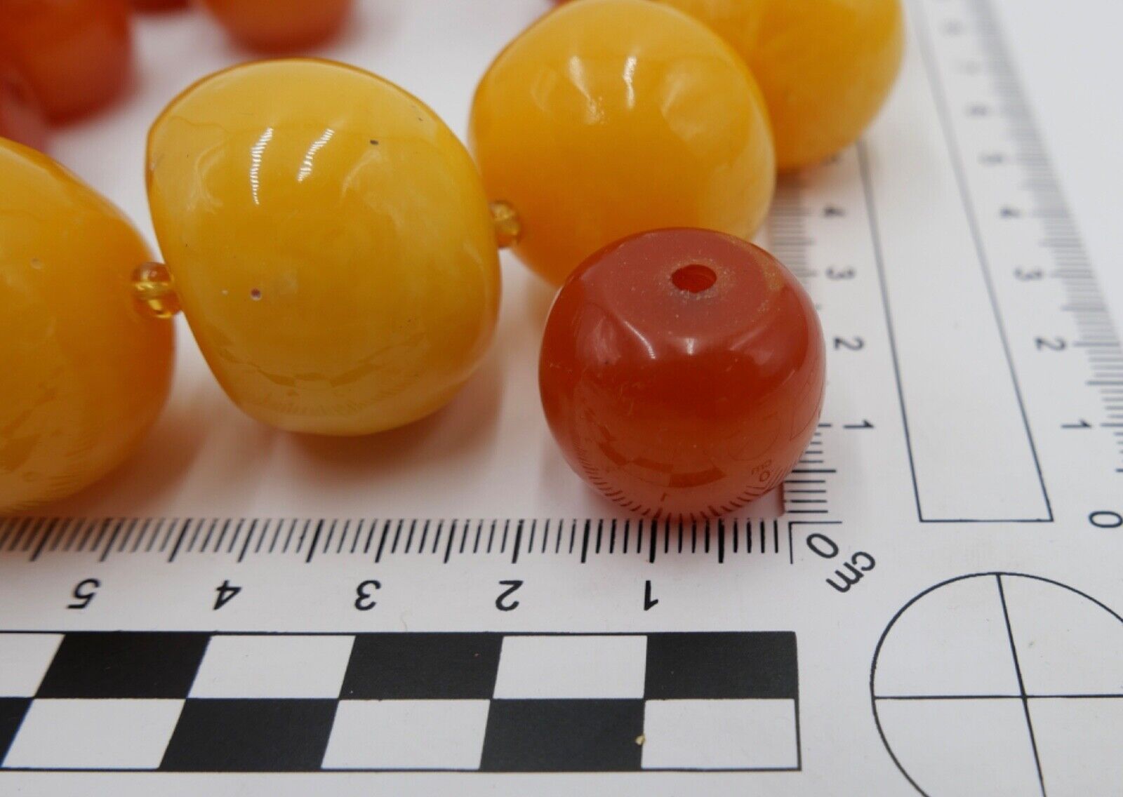 Bernstein Imitat / Plastik Kunstoff Konvolut Schmuck Kette 393 Gramm - Antikhandel-Stuttgart