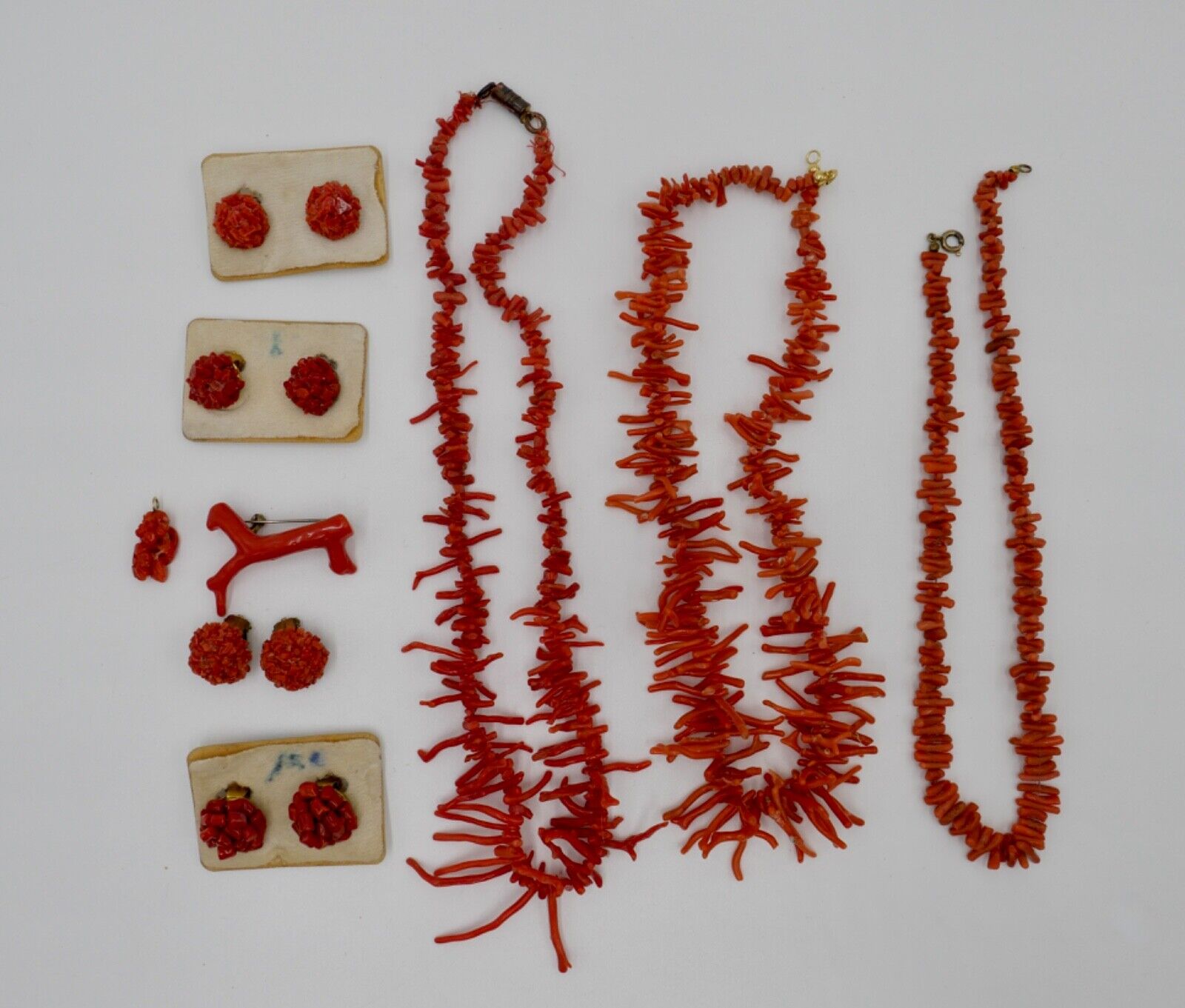 Posten / Konvolut alter Korallen Schmuck Kette Ohrringe Brosche teilweise NEU - Antikhandel-Stuttgart