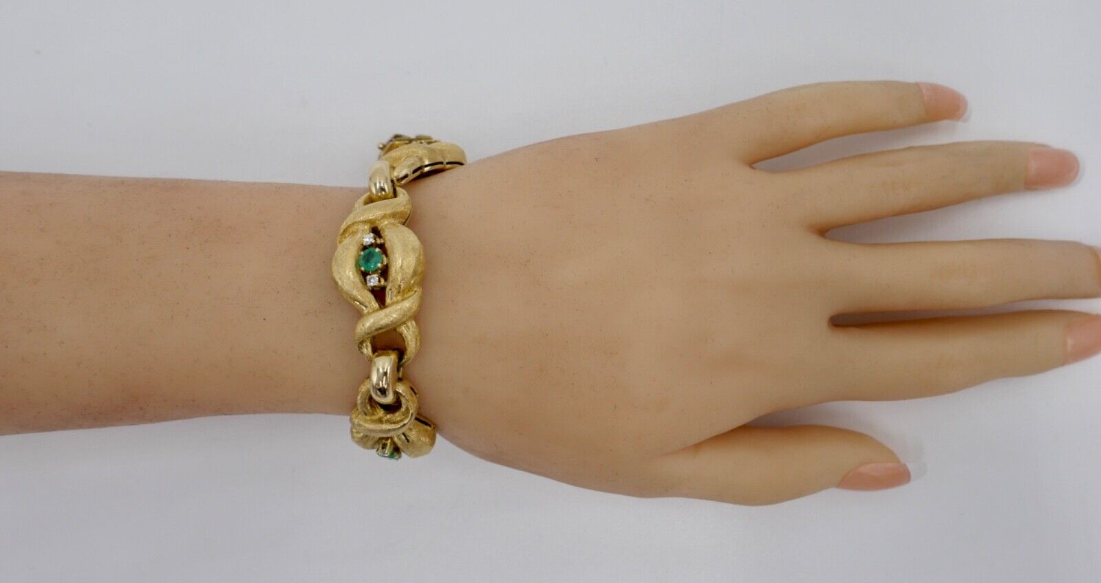 schweres 80er Jahre 750 18K Gelbgold Damen Armband Brillant & Smaragd F.RO 279AL - Antikhandel-Stuttgart