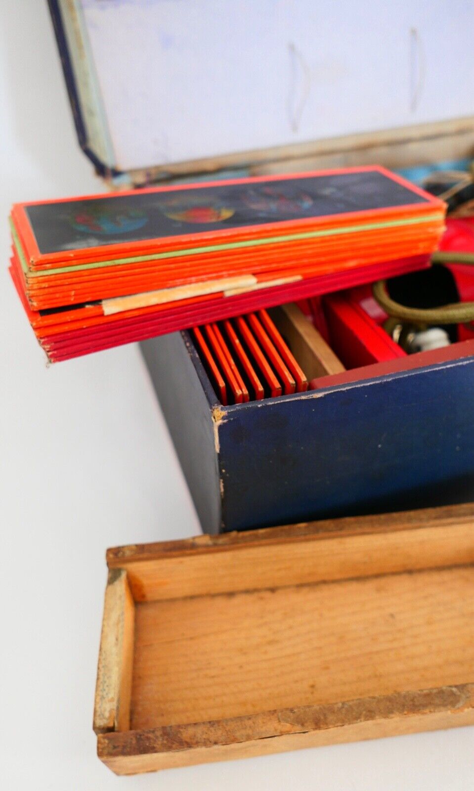 Laterna Magica GBN Gebrüder BING Nürnberg Karton 37 Glasbilder OVP 1910 Zubehör - Antikhandel-Stuttgart