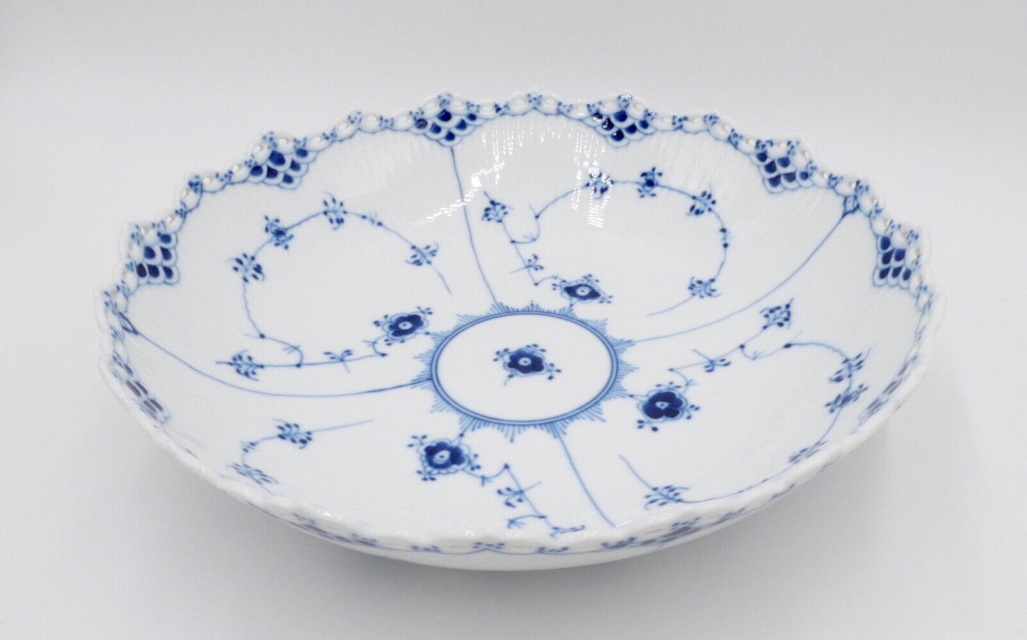 Royal Copenhagen Schüssel Nr. 576 1. Wahl Musselmalet vollspitze Ø 28 cm - Antikhandel-Stuttgart