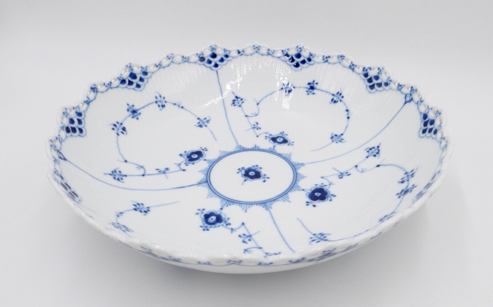 Royal Copenhagen Schüssel Nr. 576 1. Wahl Musselmalet vollspitze Ø 28 cm - Antikhandel-Stuttgart