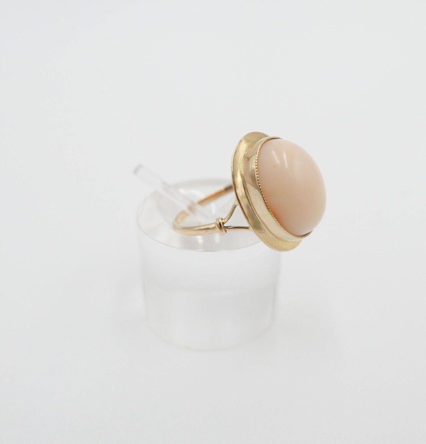 70er Jahre Ring Gold 750 / 18K Gr. 57 Koralle Cabochon Schliff Engelhautkoralle - Antikhandel-Stuttgart