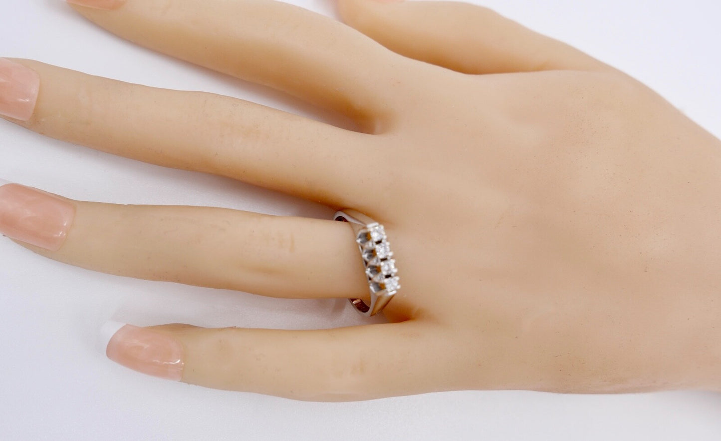 70er Jahre Halb Memoire Weißgold Ring 585 14K mit 4 Diamanten 0,20Ct Gr. 61