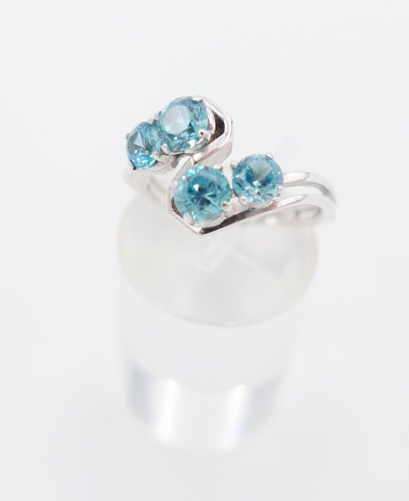 Weiß Gold Damen Ring Gr. 57 mit blau / türkis Topas 585 14K - Antikhandel-Stuttgart