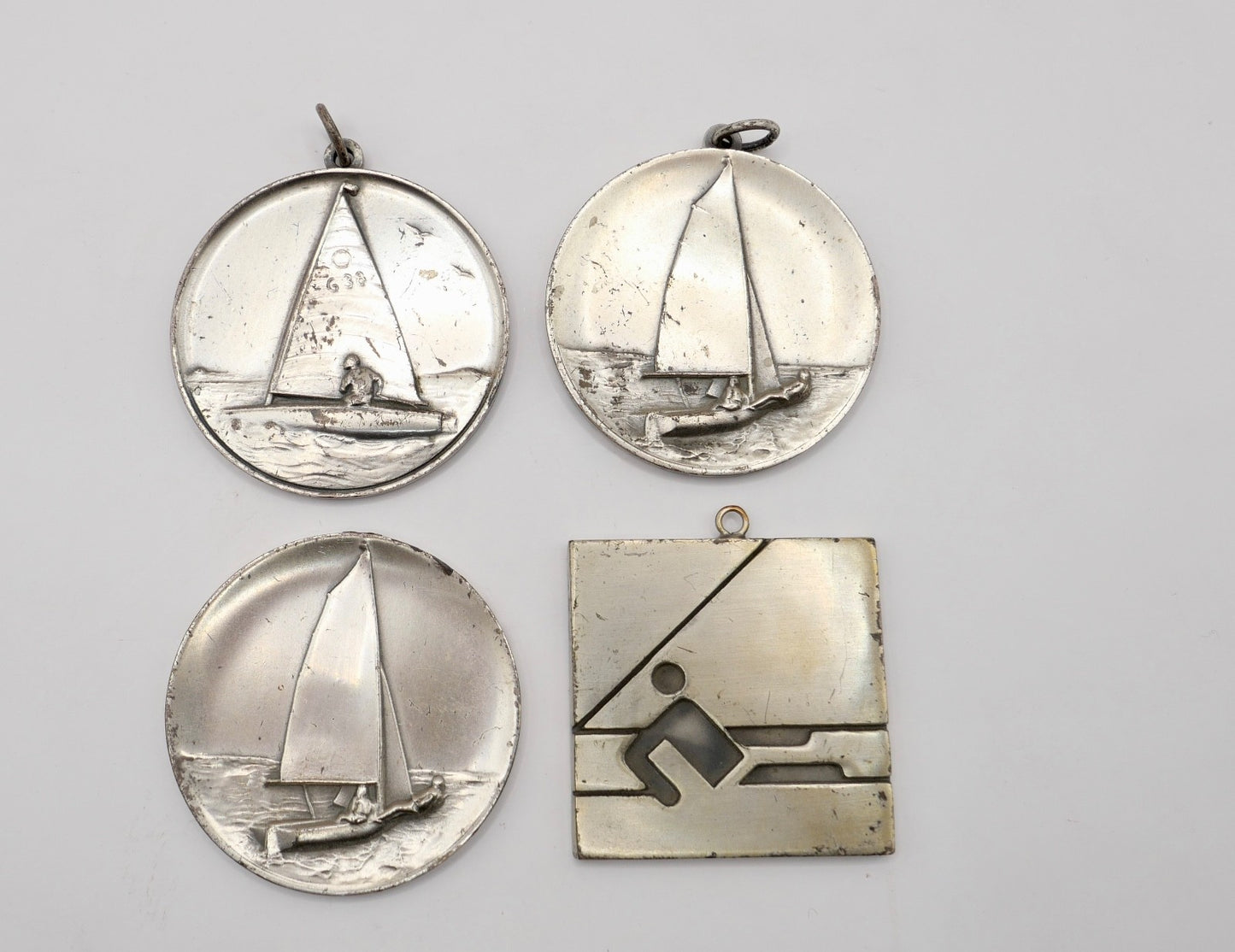 4 Stück Medaille 1972 Segeln Yachting St S.C. 470 YCHO