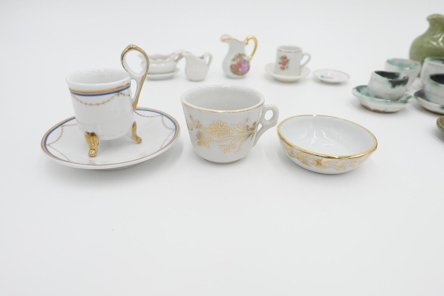 Vintage Porzellan Miniatur Puppenmöbel Puppenhaus Geschirr Tassen Teller - Antikhandel-Stuttgart