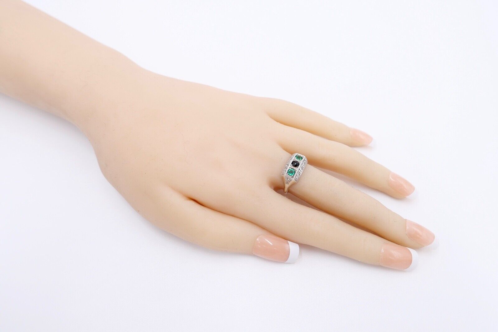 ART DECO Damenring Ring Silber 835 Gr. 53 mit grünen & schwarzen Glasstein - Antikhandel-Stuttgart