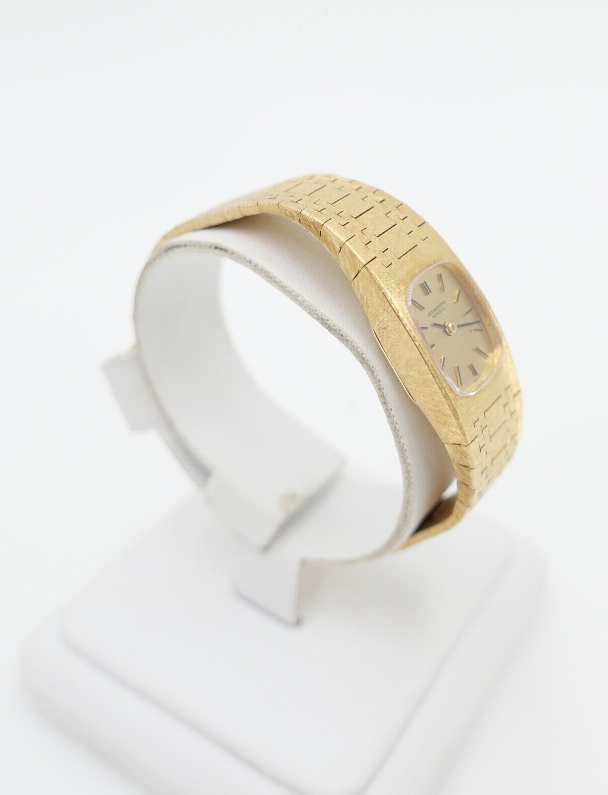 IWC Damenuhr Vollgold GOLD 750 / 18K Cal. C431 Handaufzug - Antikhandel-Stuttgart