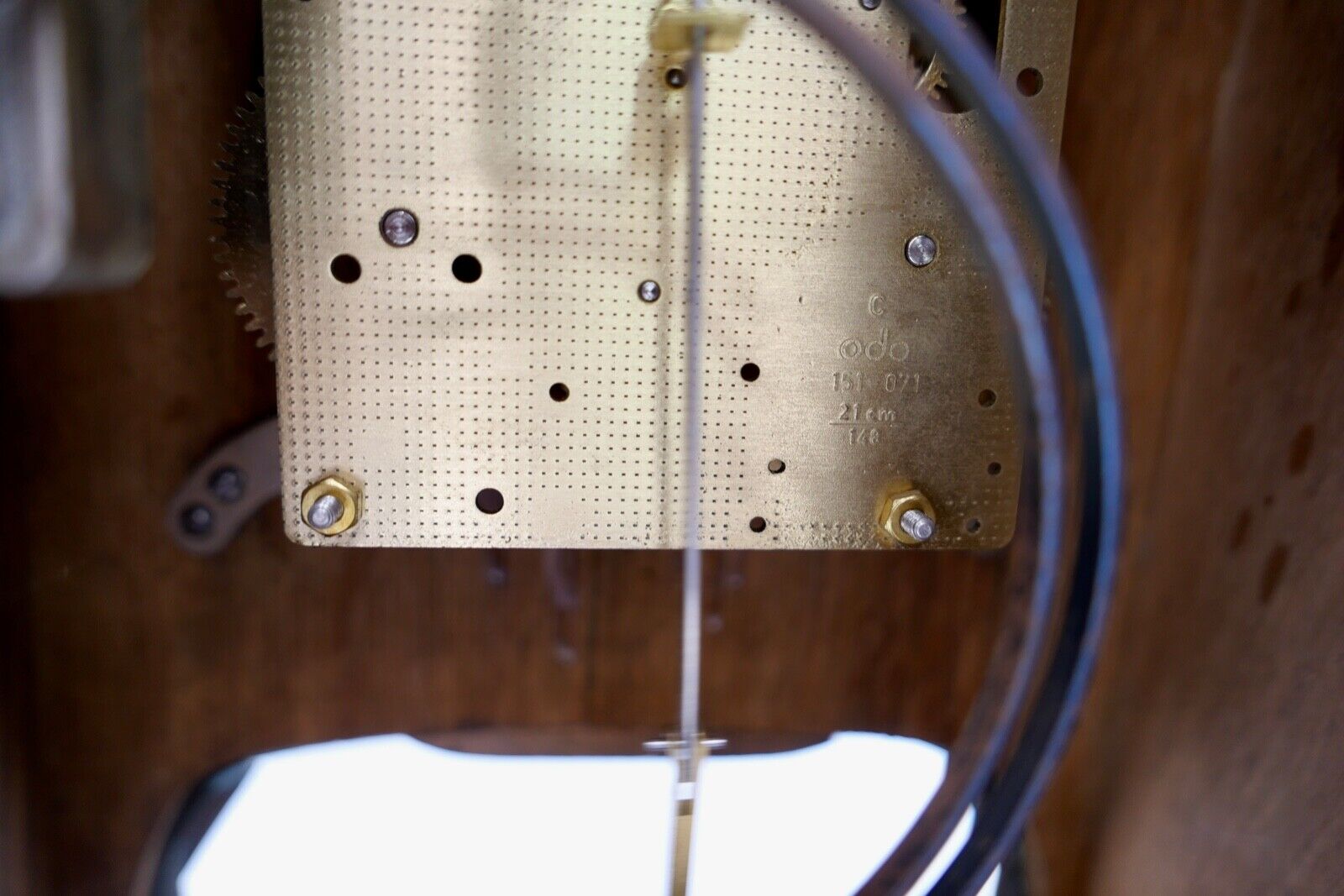 alte Kaminuhr mit modernerem Uhrwerk Holz Messing ODO 151 - 071 - Antikhandel-Stuttgart