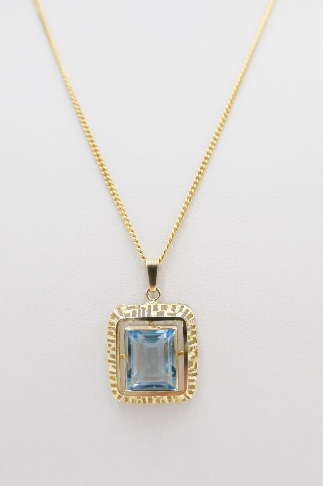 K&L Kordes & Lichtenfels Pforzheim Anhänger Gold 333 / 8K mit blauem Glasstein - Antikhandel-Stuttgart