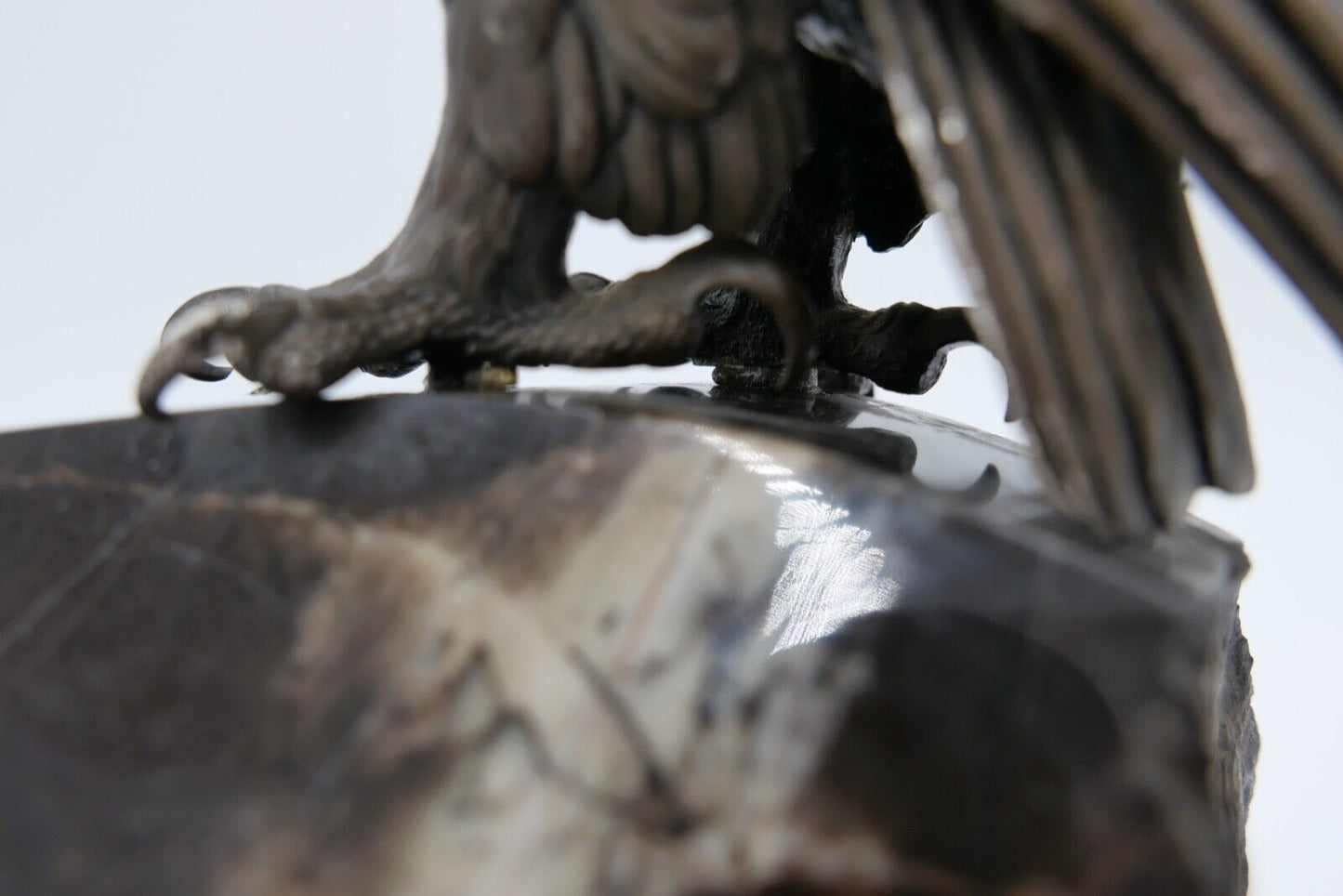 ADLER Bronze Figur bronziert Skulptur Marmor Plinthe signiert 22,7 x 14 cm - Antikhandel-Stuttgart