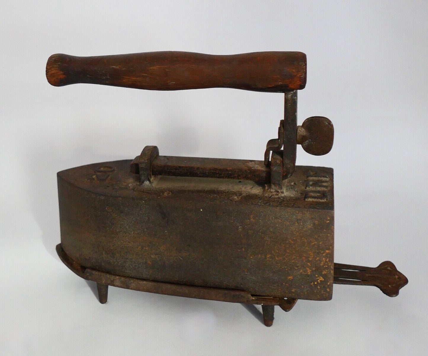 DRP 20er Gewicht altes Bügeleisen Bolzeneisen mit Untersetzer Gusseisen - Antikhandel-Stuttgart