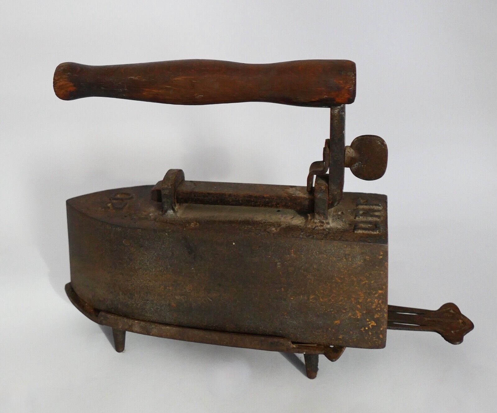 DRP 20er Gewicht altes Bügeleisen Bolzeneisen mit Untersetzer Gusseisen - Antikhandel-Stuttgart