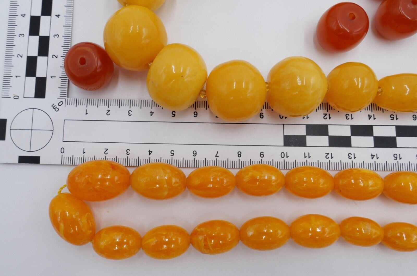 Bernstein Imitat / Plastik Kunstoff Konvolut Schmuck Kette 393 Gramm - Antikhandel-Stuttgart