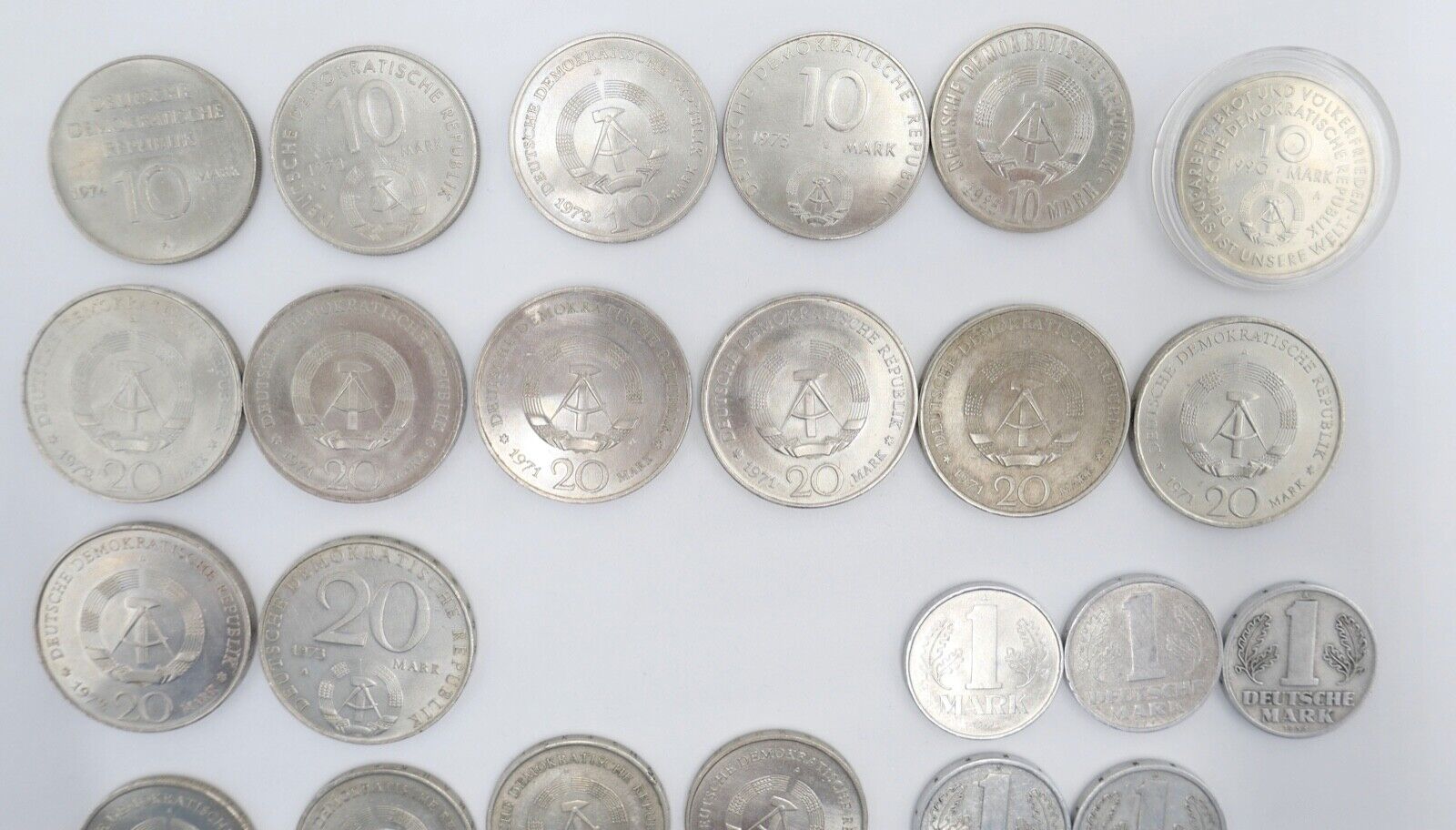 Konvolut Posten 1 , 2 , 5 , 10 , 20 DDR Mark 20 50 DDR Pfennig - Antikhandel-Stuttgart