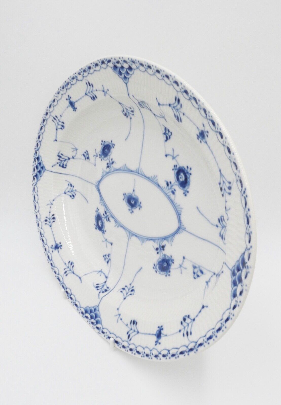 Royal Copenhagen große Platte Nr. 533 EQX 1. Wahl Musselmalet halbspitze 36 cm - Antikhandel-Stuttgart