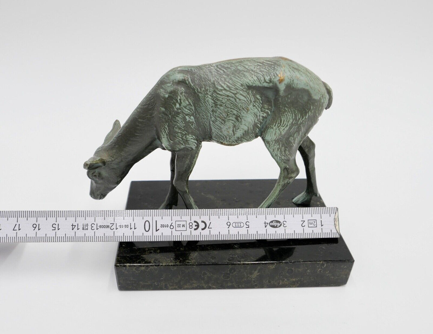 kleine Messing Figur Bronziert " Kalb / Kuh " auf Marmorsockel Skulptur - Antikhandel-Stuttgart