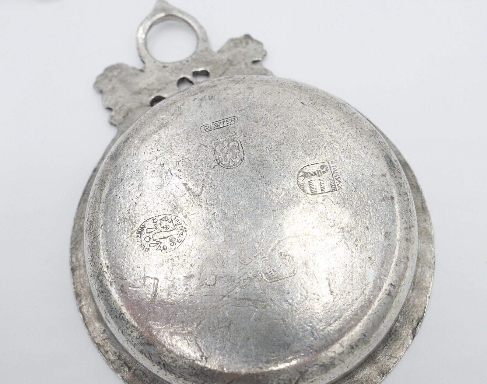 antik 1900 Schale Weinverkostungsschale Zinn Tinn Etain Weinreben Motiv - Antikhandel-Stuttgart