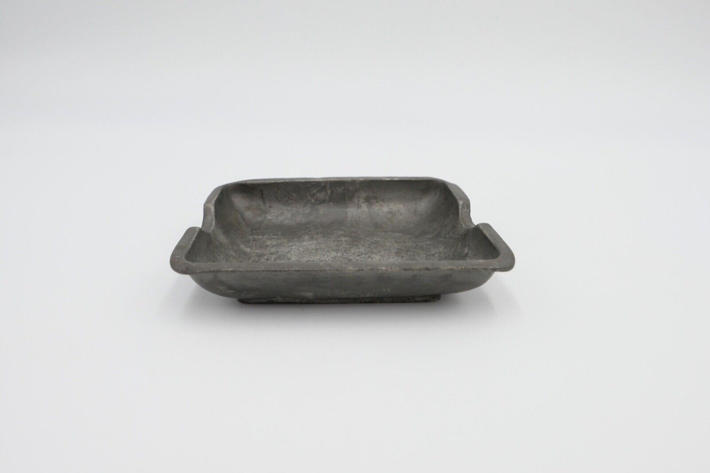 KAYSERZINN 4190 Zinn Aschenbecher / Schmuckschale 10x9cm Relief Fuchsien Blätter - Antikhandel-Stuttgart