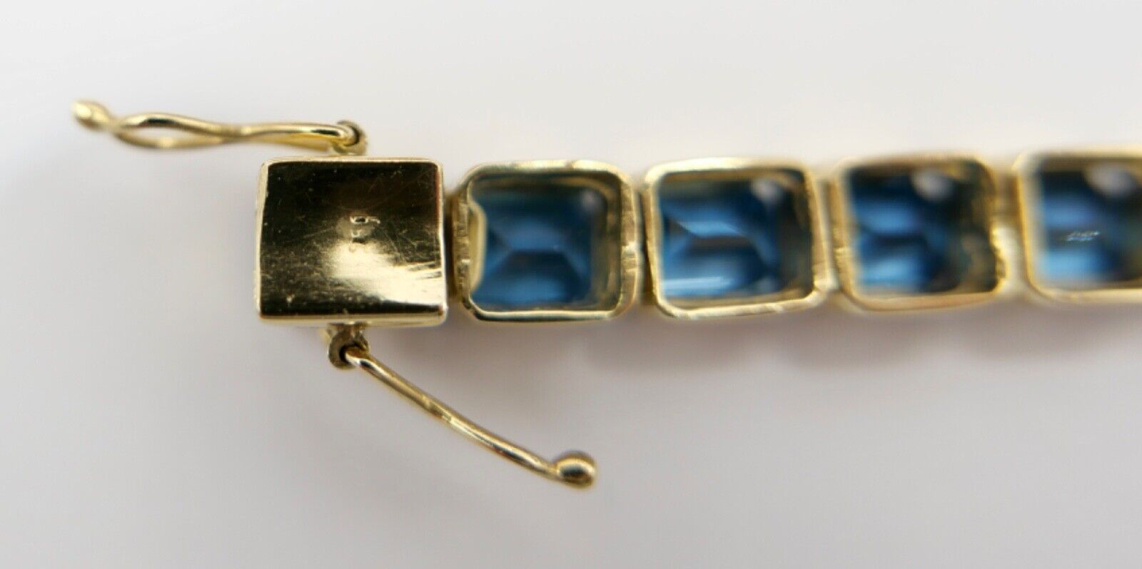 1990er Jahre Blau TOPAS TOPAZ 750 18K Gelbgold GOLD Tennis Armband 32,5 Ctw - Antikhandel-Stuttgart