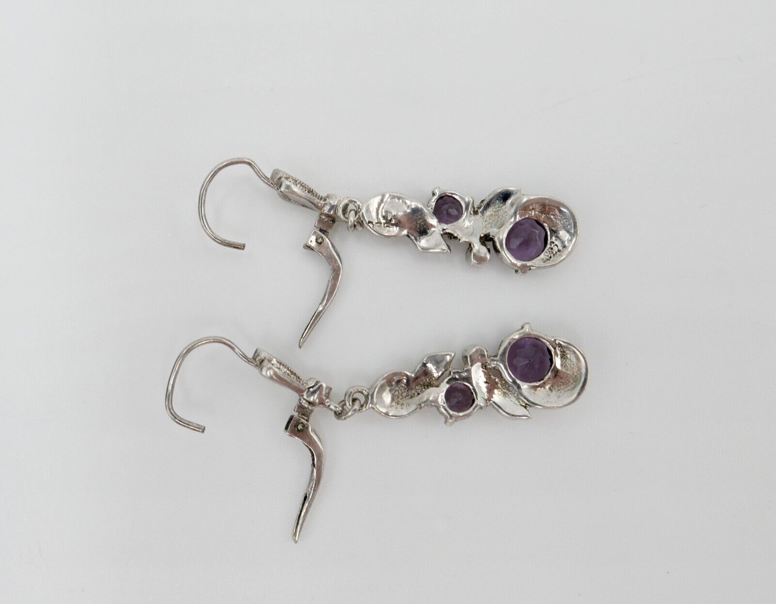 50er Jahre Ohrringe Ohrhänger 935 Silber mit Markasiten und lila Glassteinen - Antikhandel-Stuttgart