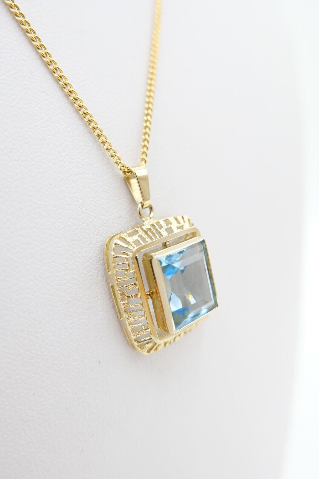 K&L Kordes & Lichtenfels Pforzheim Anhänger Gold 333 / 8K mit blauem Glasstein - Antikhandel-Stuttgart