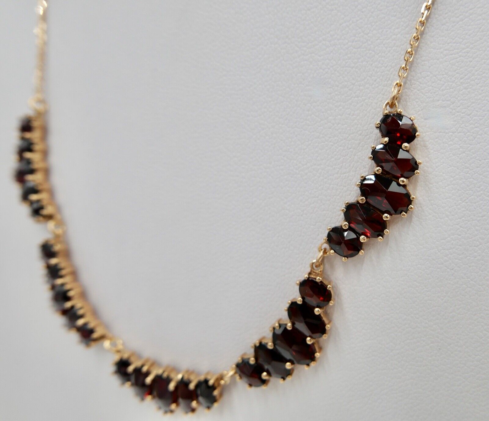 Alte Collier Kette 46cm Rotgold 333 8K Gold mit Granat - Antikhandel-Stuttgart