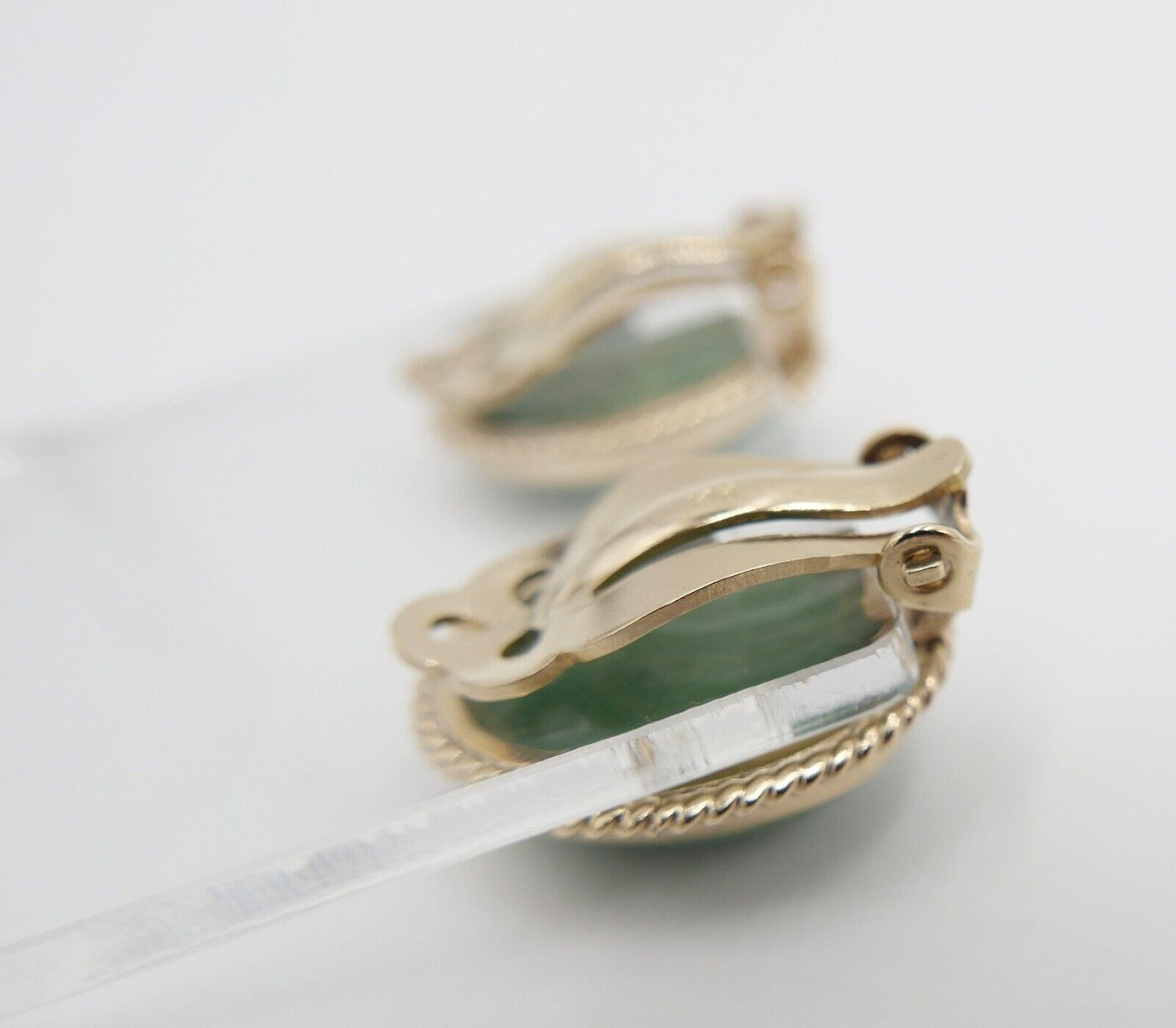 1980er Jahre Gelbgold 585 / 14K Ohrclips mit AVENTURIN - Antikhandel-Stuttgart