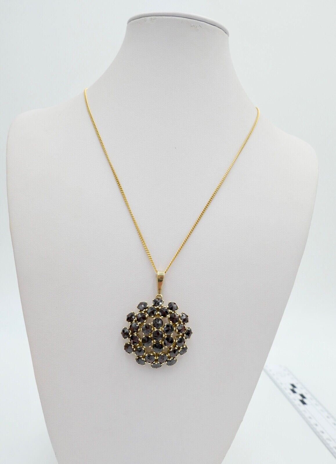 Massiver großer Granat Anhänger 333 / 8K Gold Ø 36mm 1980er Jahren - Antikhandel-Stuttgart