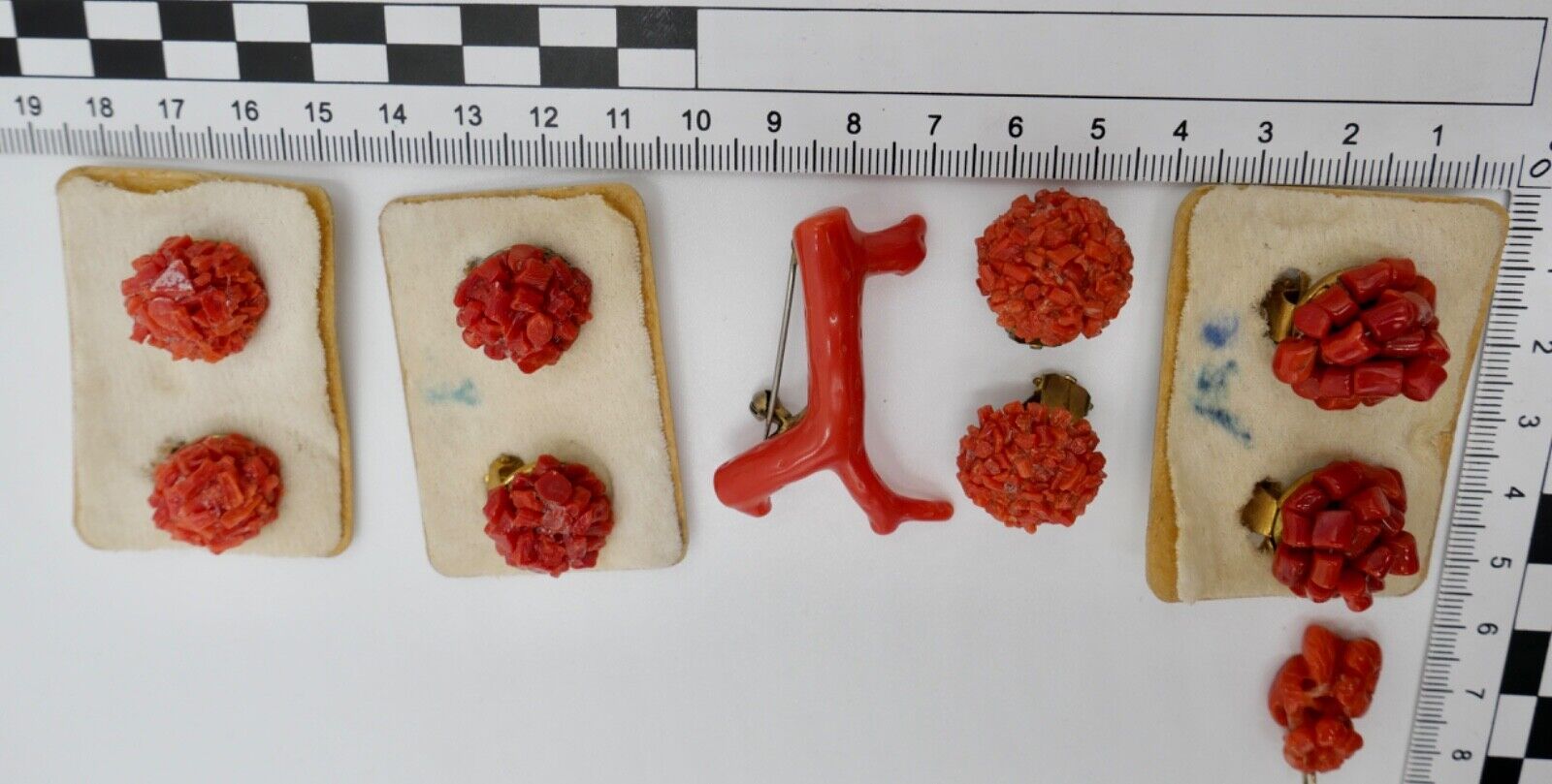 Posten / Konvolut alter Korallen Schmuck Kette Ohrringe Brosche teilweise NEU - Antikhandel-Stuttgart