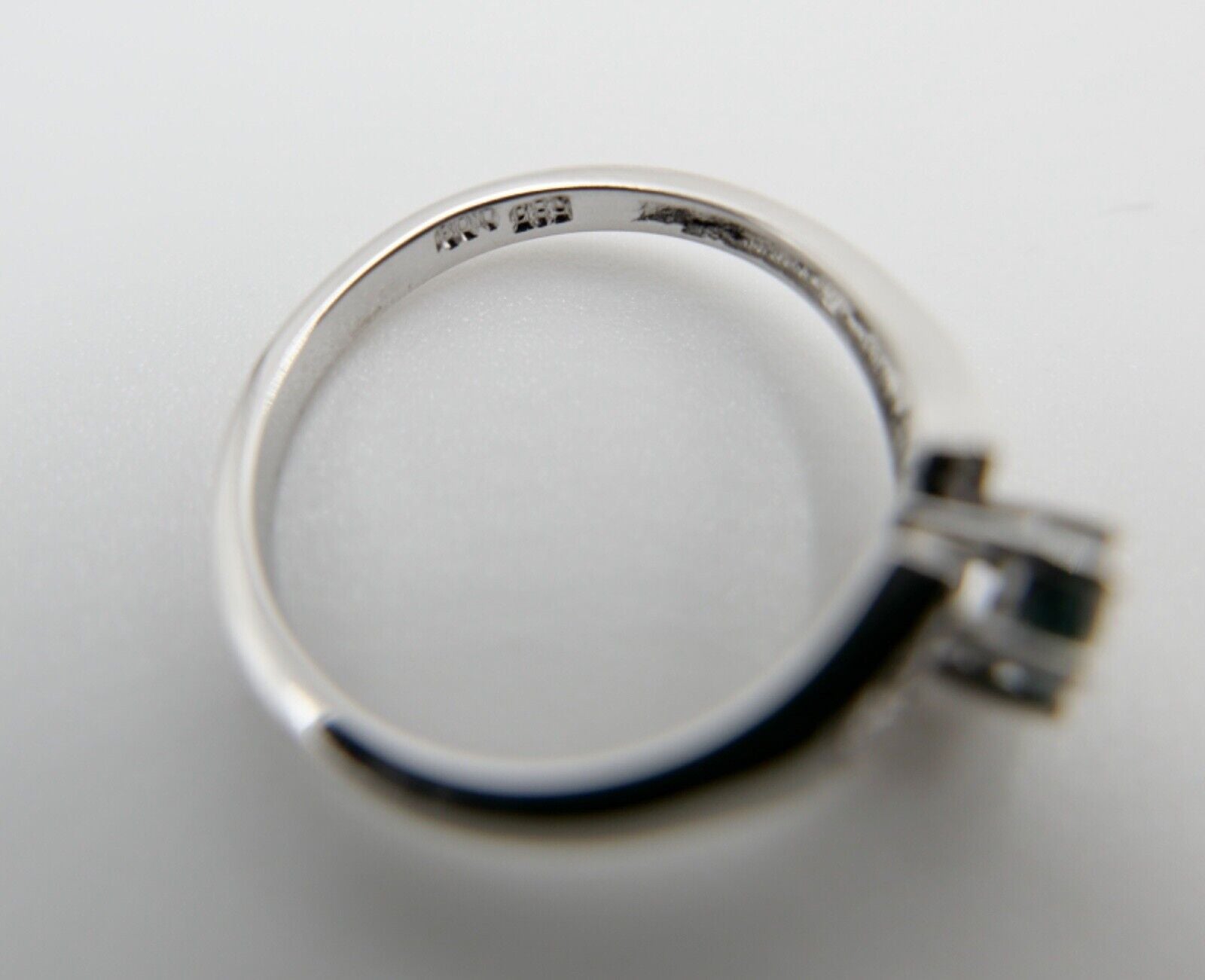 0,61 Ctw Eleganter 585 14K Entourage Weißgold Brillant - Saphir Ring Gr. 56 - Antikhandel-Stuttgart