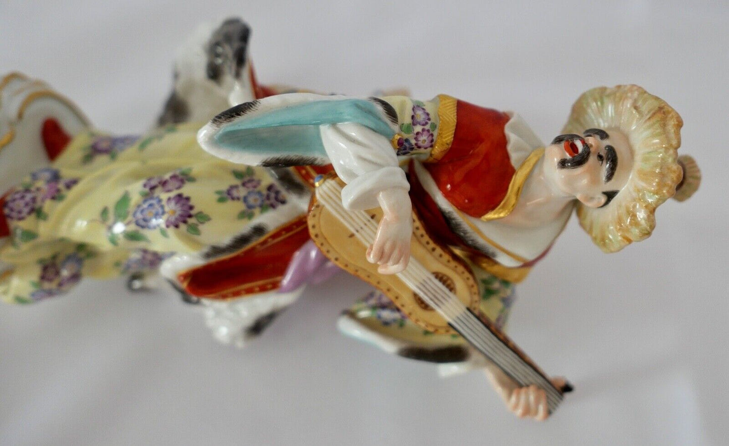 Meissen Figur 1. Wahl Malabar mit Mandoline 18,5 cm F.E. Meyer 1569 67035 - Antikhandel-Stuttgart