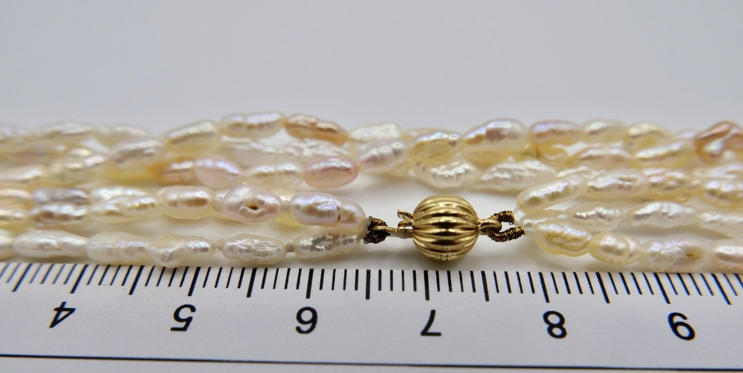 1980er Dreireihige Barockperlenkette Collier mit 750er Gold-Verschluss 41 cm