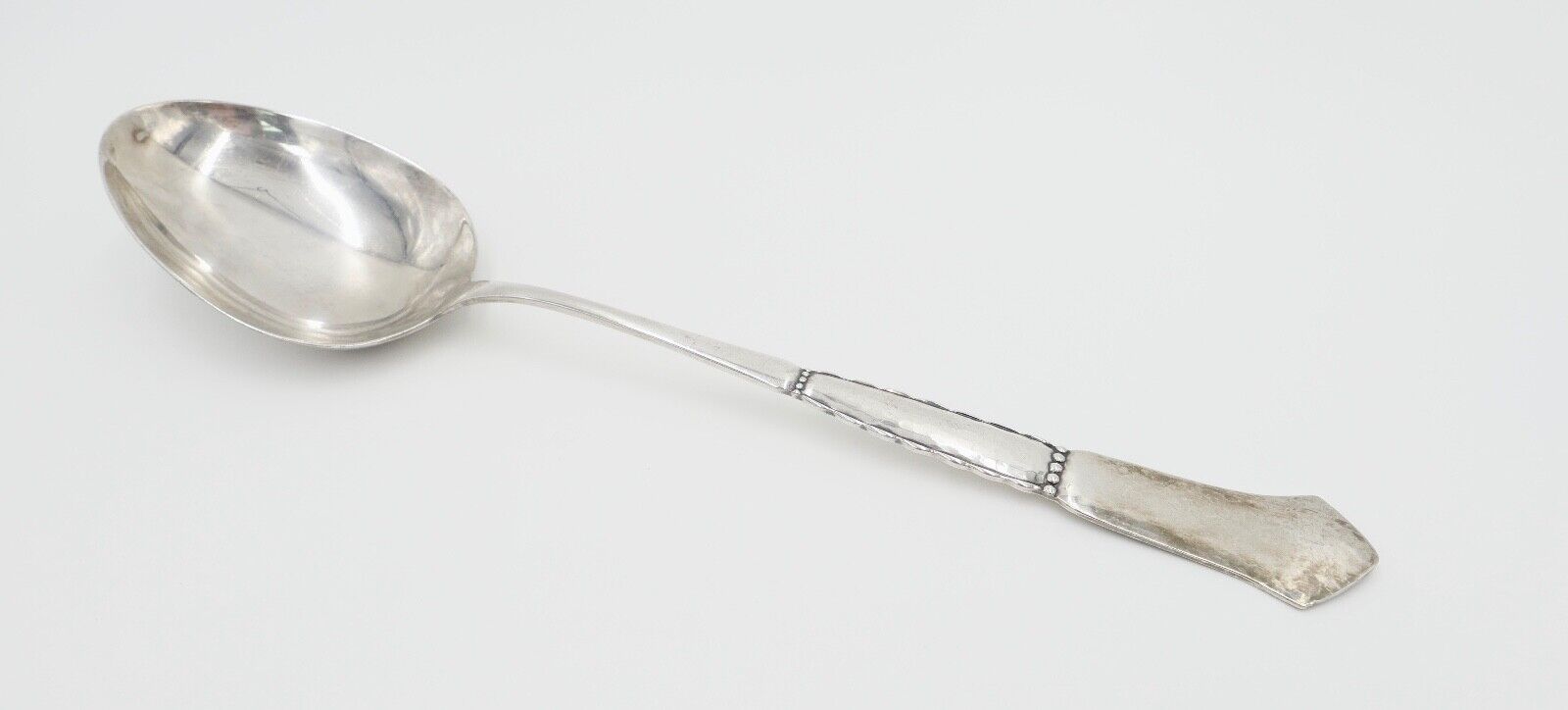 SCF Dänemark 2 Türme XXL Suppenlöffel 36 cm versilbert Monogramm EB gehämmert - Antikhandel-Stuttgart