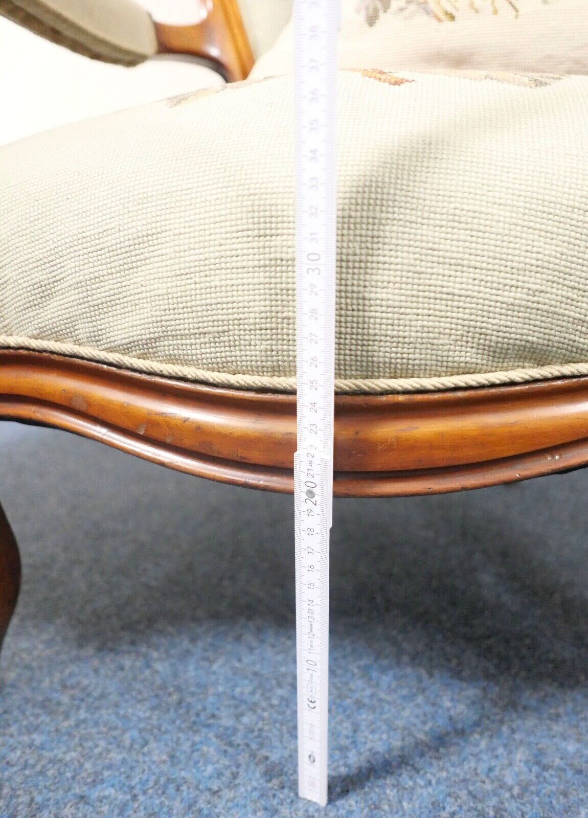 antik massiver Biedermeier Gobelin um 1850 Stuhl Sessel Kissen Blumenbukett - Antikhandel-Stuttgart