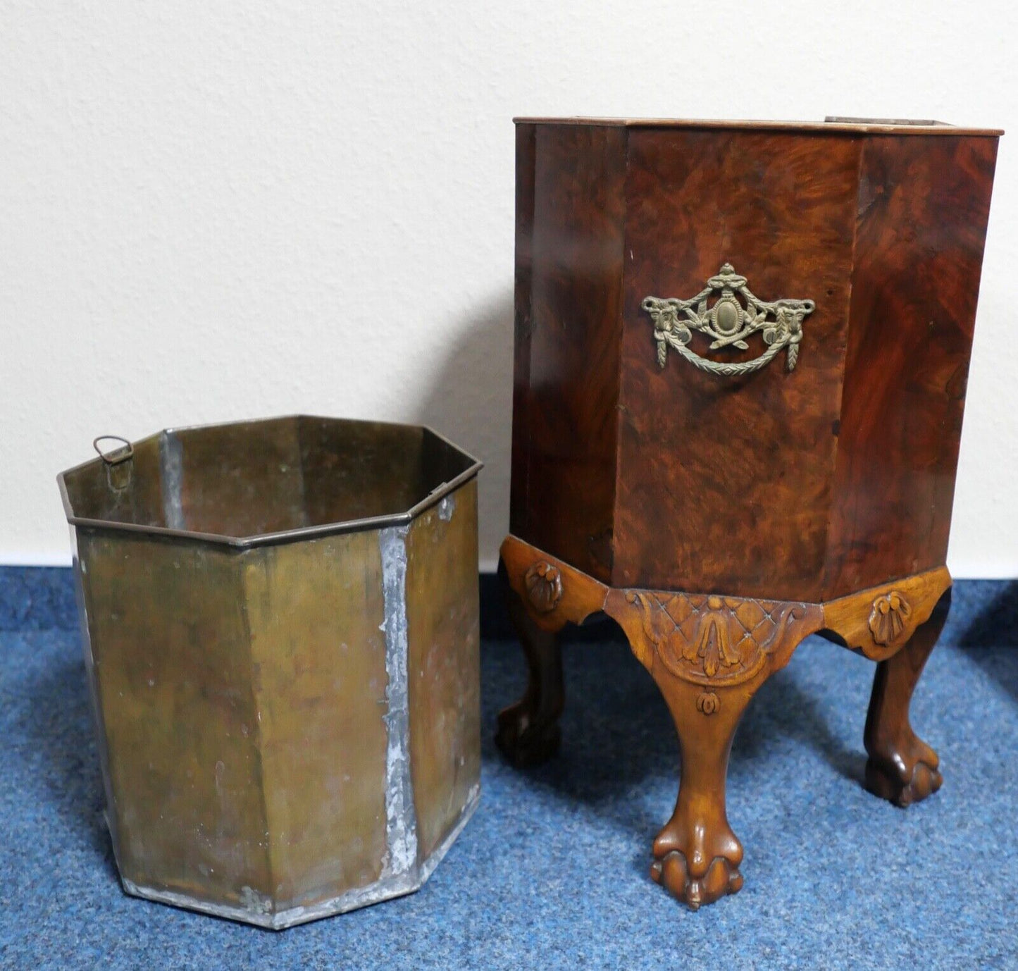 antik englischer Chippendale Jardinire Blumentopf Kupfer Tatzen Nussbaumholz - Antikhandel-Stuttgart