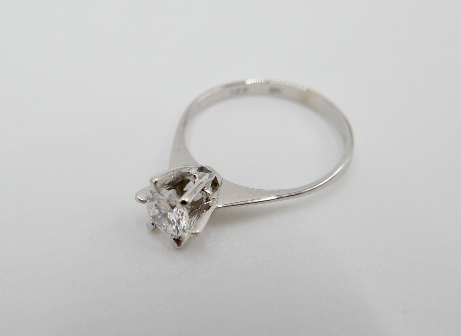 1980er klassischer Solitär Ring Weißgold Gold 585 14K Brillant 0,66 Ct Gr. 61 - Antikhandel-Stuttgart