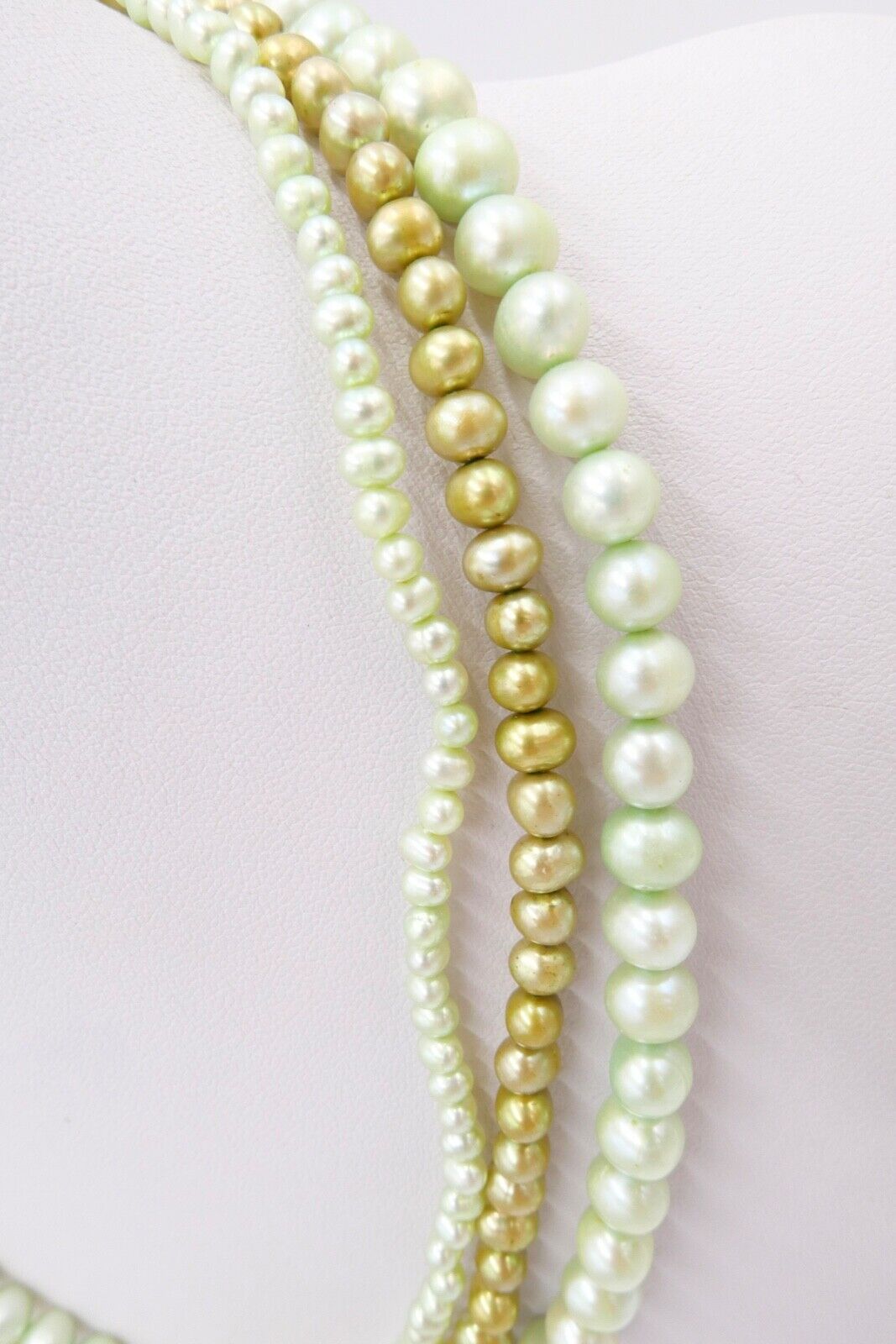 70er Jahre Perlenkette Collier Zuchtperlen grün 46 cm Gold 585 / 14K Ø 7 - 3 mm - Antikhandel-Stuttgart