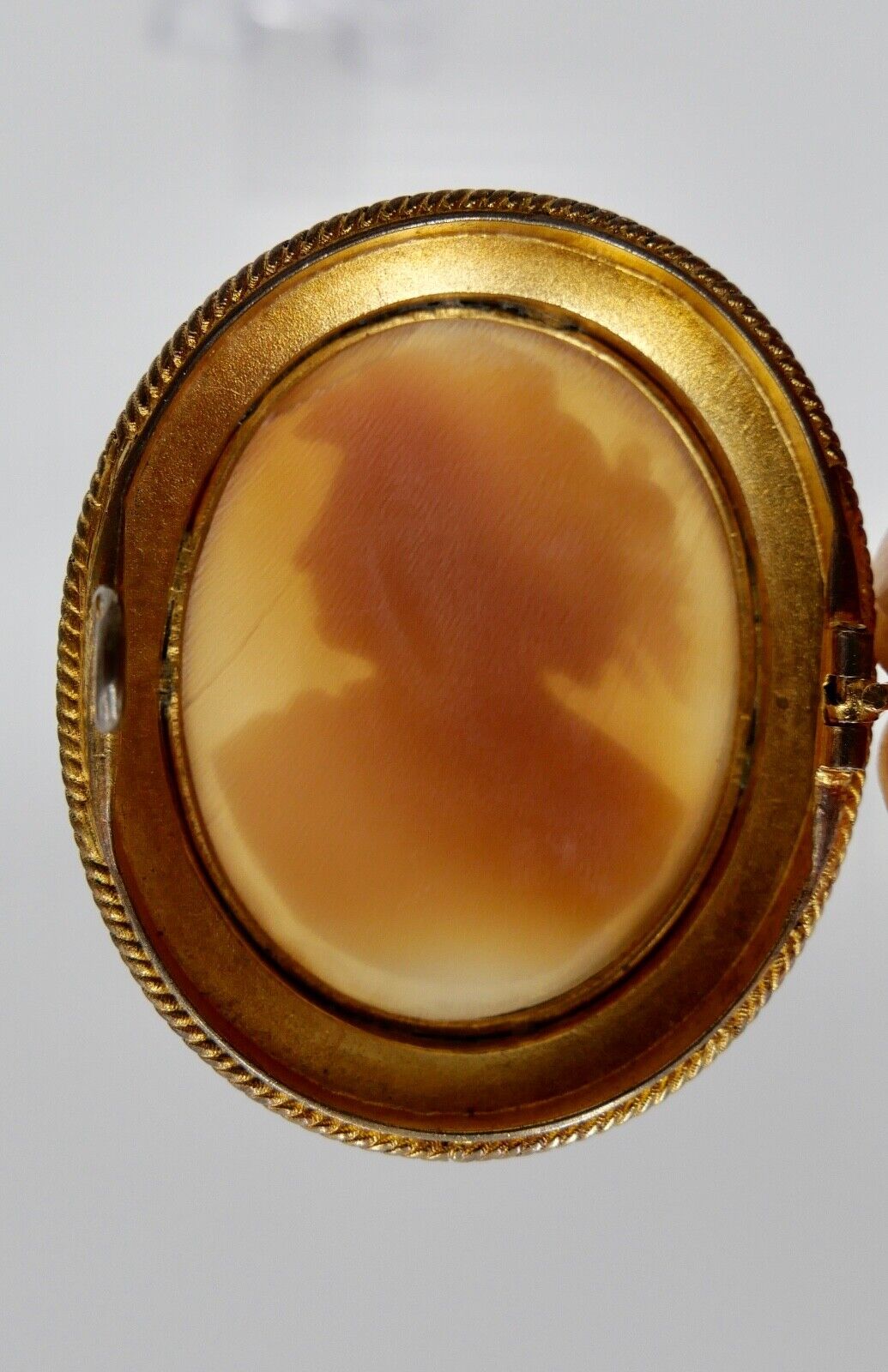 Antike Brosche Silber feuervergoldet 43 mm GEMME KAMEE 19. JH ziseliert - Antikhandel-Stuttgart