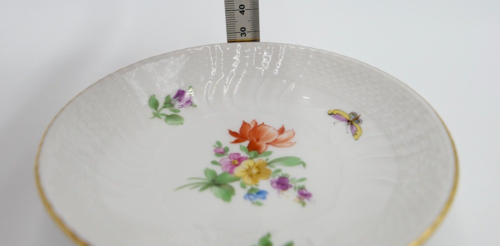 KPM Berlin Schale Schälchen Schmetterling Blüten Blume Goldrand Ø 11,2 cm - Antikhandel-Stuttgart