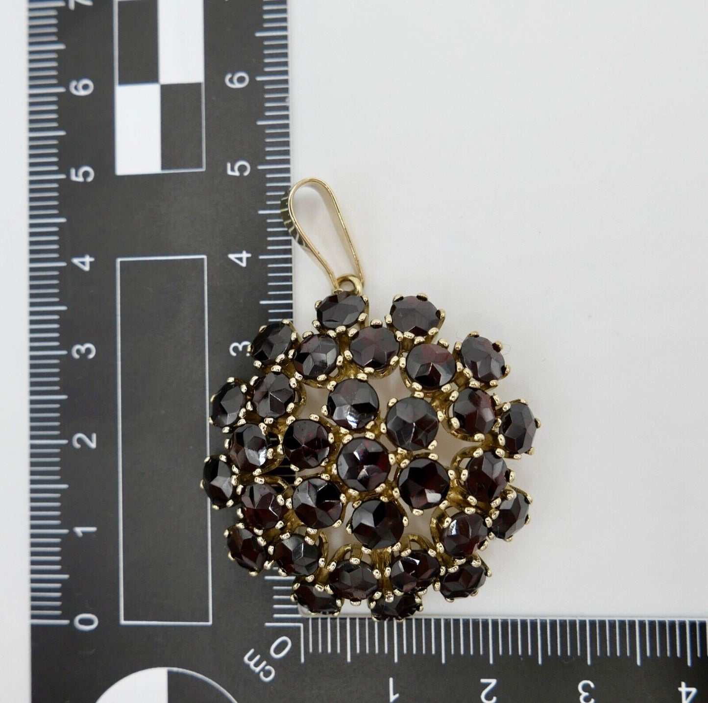 Massiver großer Granat Anhänger 333 / 8K Gold Ø 36mm 1980er Jahren - Antikhandel-Stuttgart