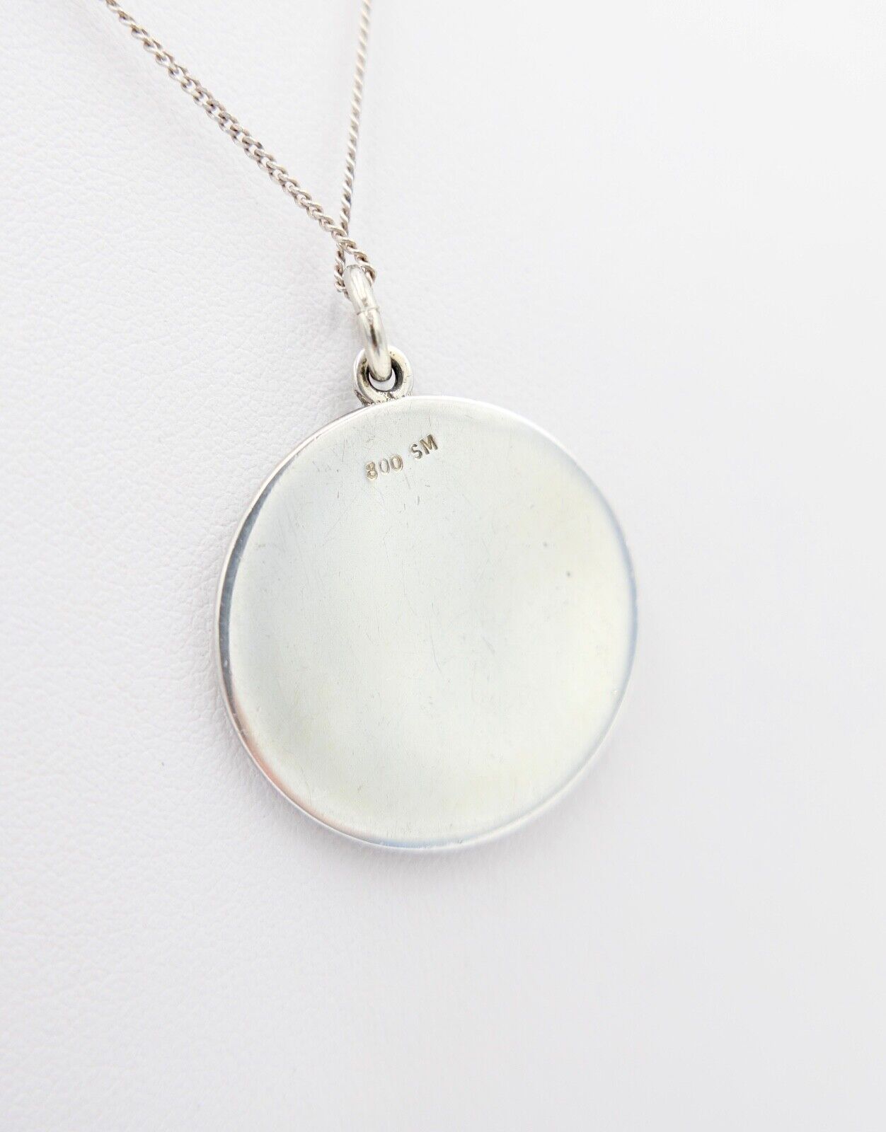 60er Jahre Silber Anhänger SM Ø29mm Emaille Barockfrau mit Hut Miniatur Portrait - Antikhandel-Stuttgart